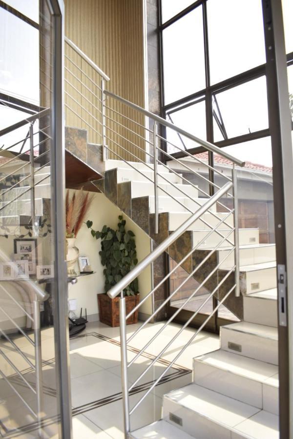 شقة Lalela House جوهانسبورغ المظهر الخارجي الصورة